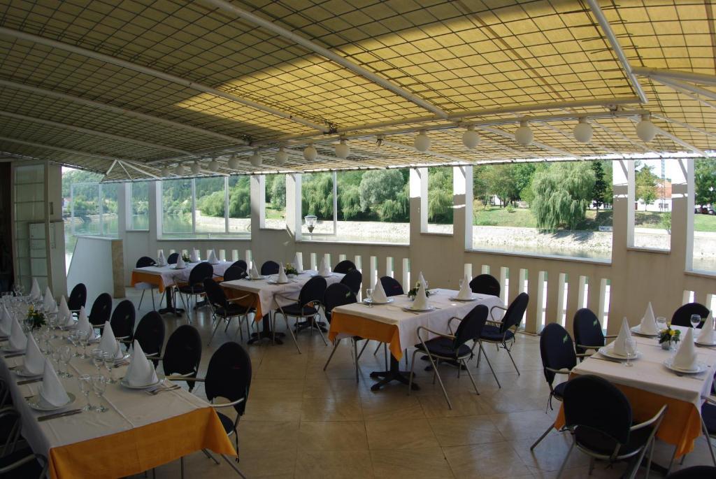 Hotel Sv. Mihovil Trilj الغرفة الصورة