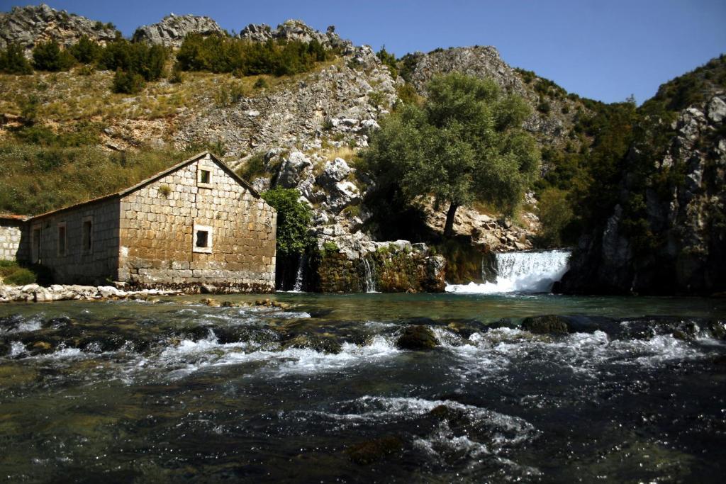 Hotel Sv. Mihovil Trilj الغرفة الصورة