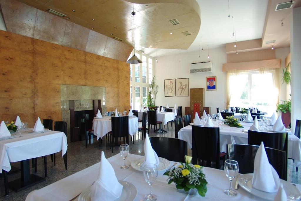 Hotel Sv. Mihovil Trilj الغرفة الصورة